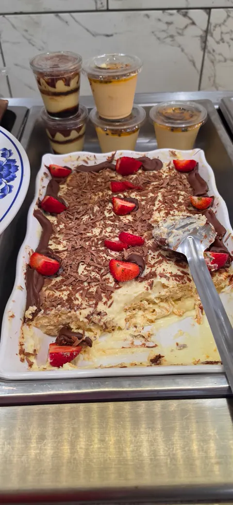 Pavê with strawberries